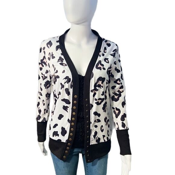 Leopard Print Snap Cardigan - Picture 2 of 11
